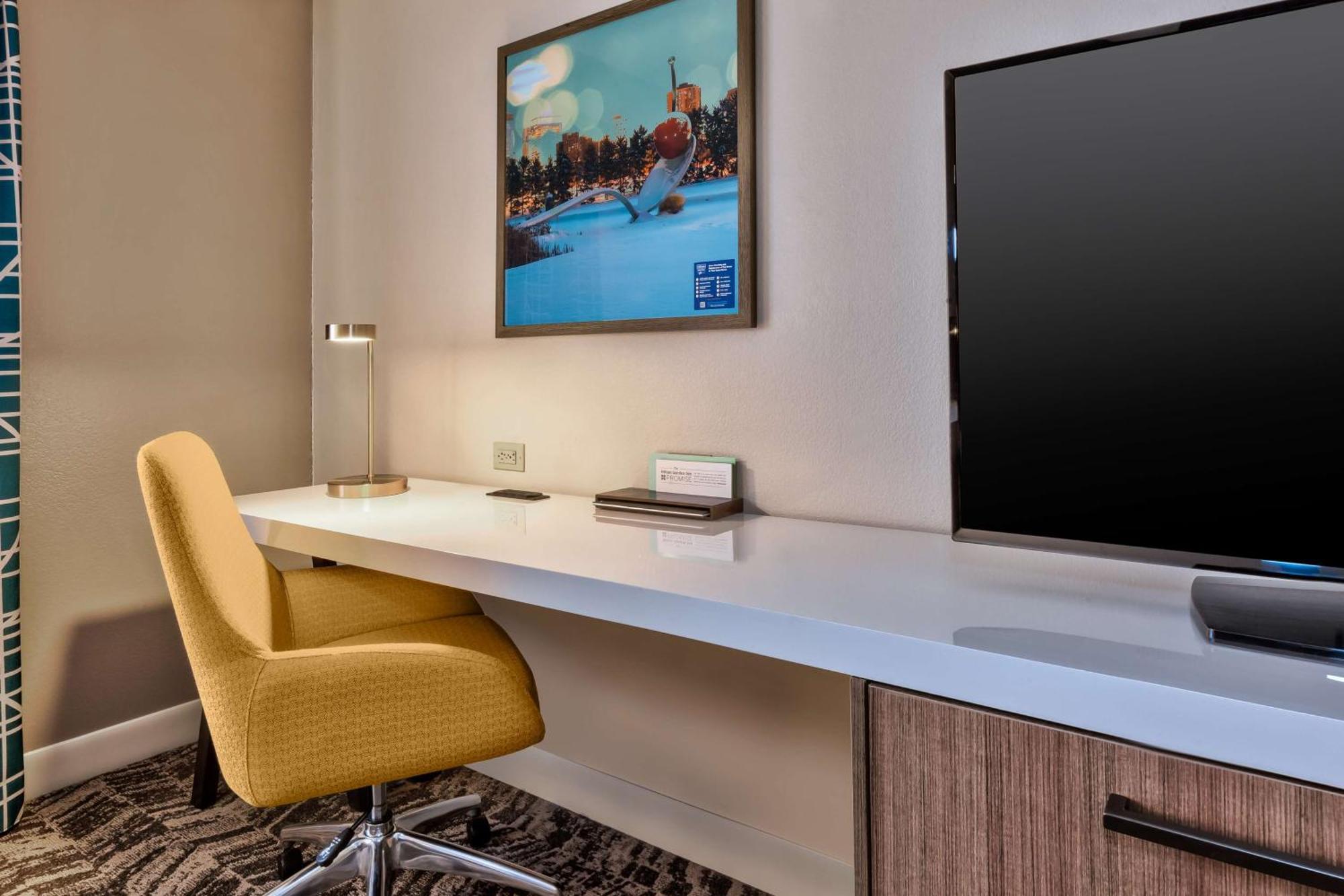 Hilton Garden Inn Minneapolis Maple Grove Exterior foto