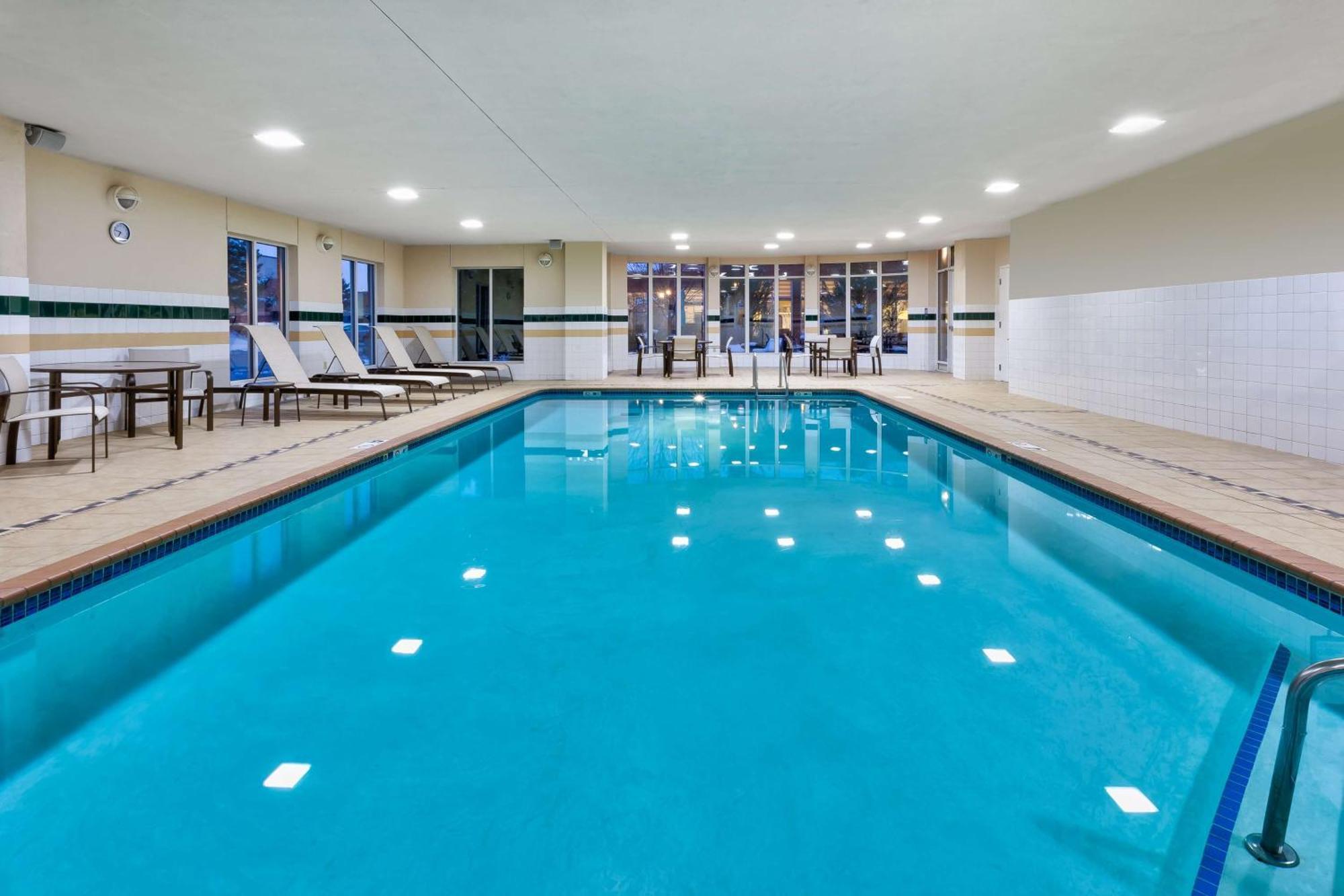 Hilton Garden Inn Minneapolis Maple Grove Exterior foto